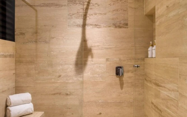 Group Apt #13 #16, no View, 3br, 12 pax