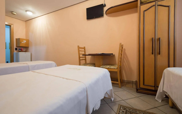 Requint Hotel