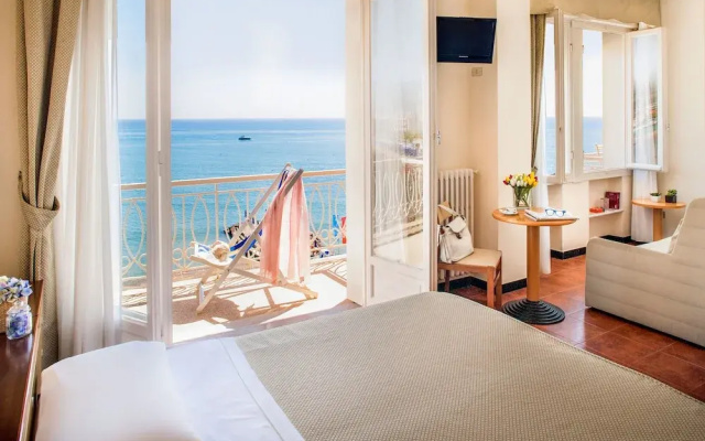 Hotel Golfo E Palme