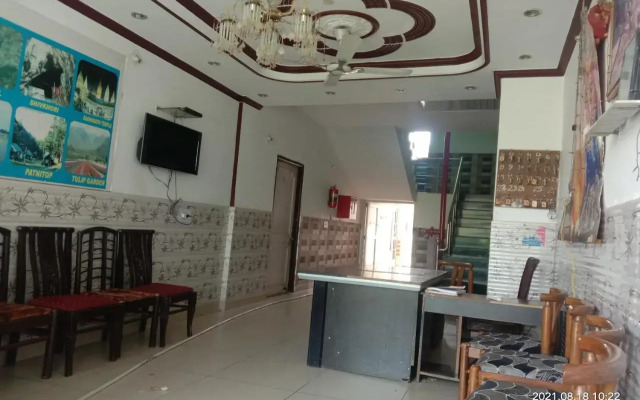SPOT ON 82500 Hotel Anil