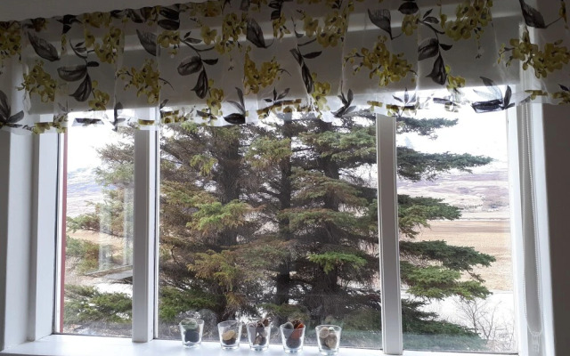 Brúnalaug Guesthouse Holiday Home
