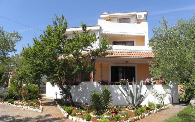 Mima - 150 m From the Beach - A3