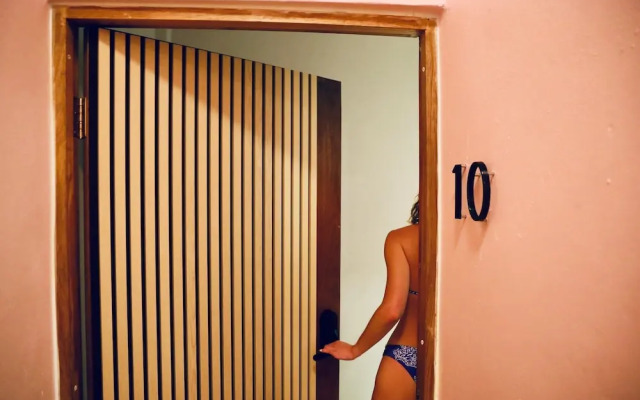 Room 10: Cozy Urban Hideaway in Arts District
