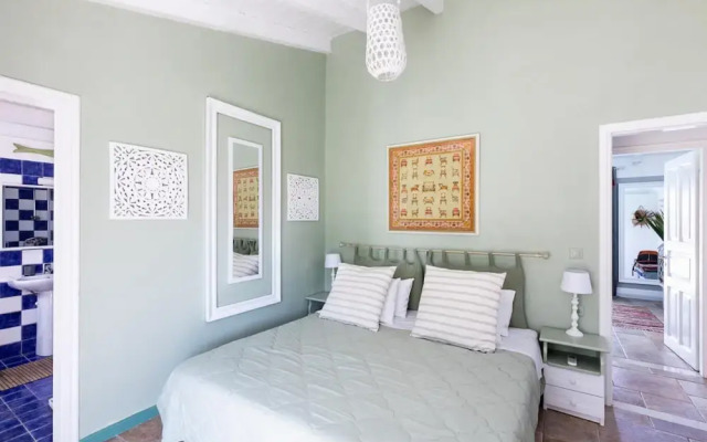 Juniper House - Charming 3 bed Villa With sea View