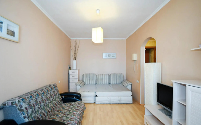 Apartments on Mira Avenue 33