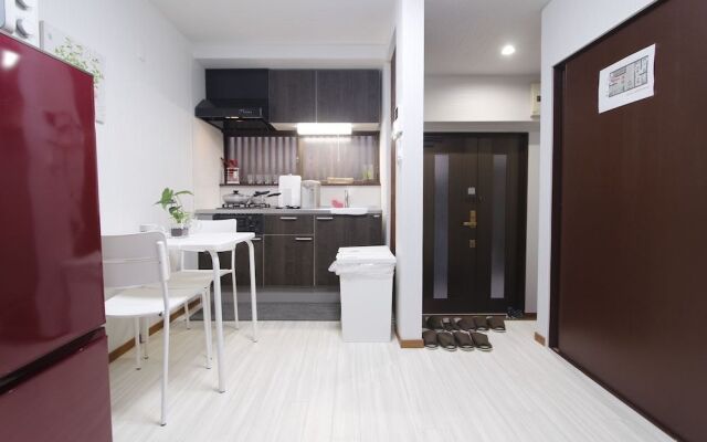 Ko's Apartment, Tatsumi West Station