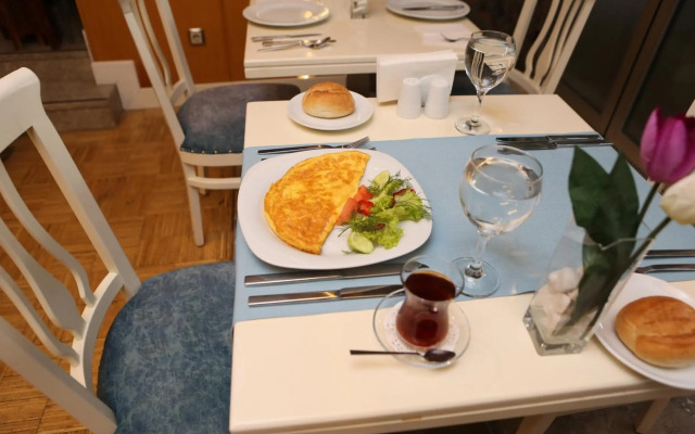 Grand Nora Hotel