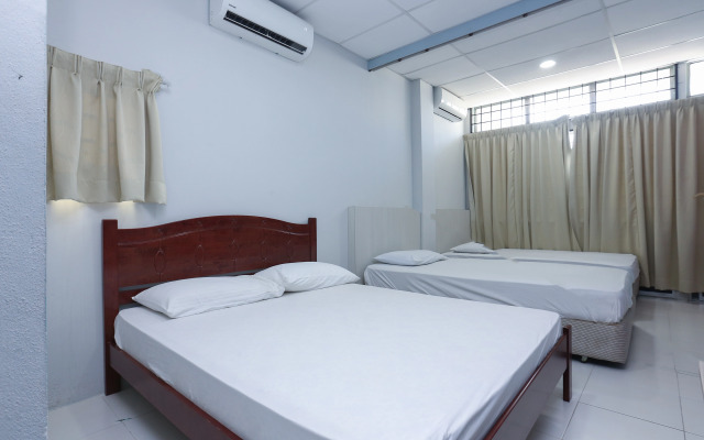 SPOT ON 89796 D'noor Budget Inn