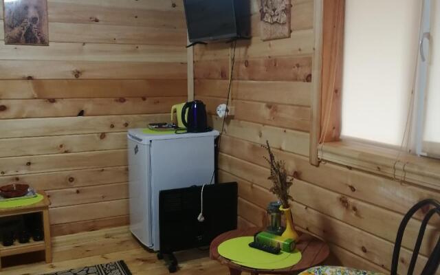 Усадьба у горы