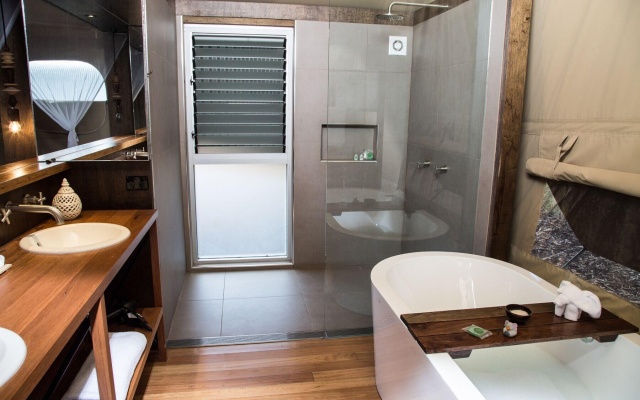 Zoofari Lodge at Taronga Western Plains – Bathroom – Dubbo