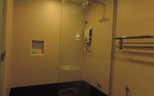 Golden Leaf Boutique Hotel