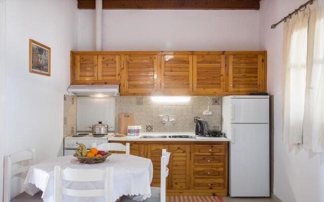 Vallias Seaview Apartments by Konnect, 300m from Nissaki beach