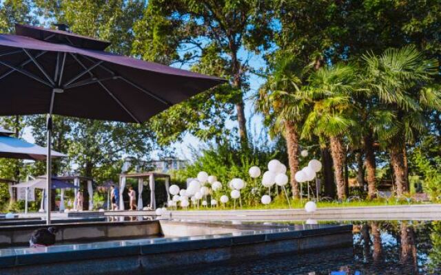 Jiangnanchun Hot Spring Resort Hotel