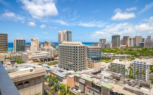 Marine Surf Waikiki w/ Beach Gear & Parking!