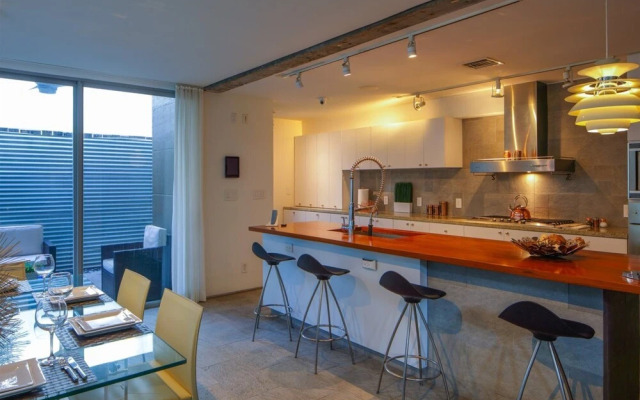 Miami Regatta House