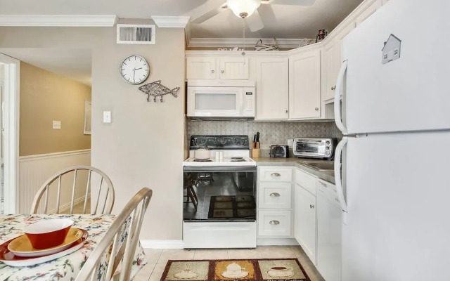 Seascape 2201 - 2 Br Condo