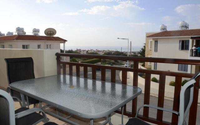 2 bedroom apartment E8 located pool level, sea view, FREE WIFI