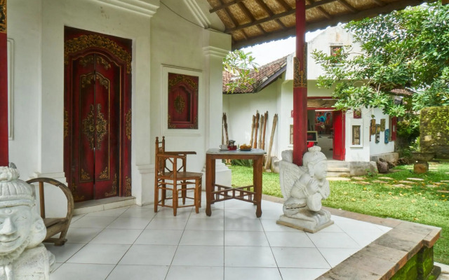 Rumah Paros & Gallery