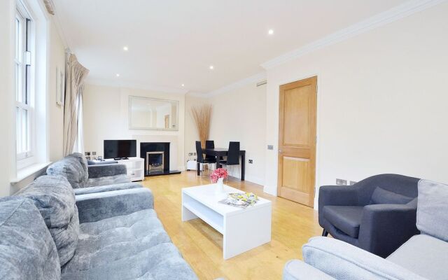 William Mews Townhouse