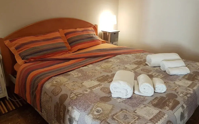 Spacious and Beautiful 60 sqm Apartment in the Very Heart of Bologna