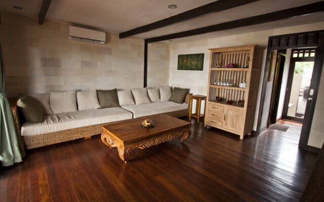 Meno Mojo Beach Resort