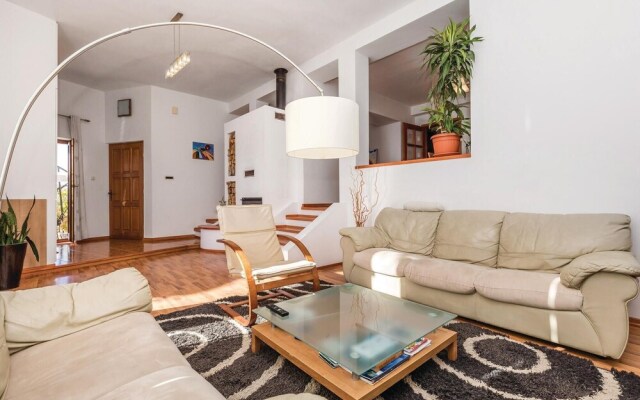 Amazing Home in Mundanije With Wifi and 3 Bedrooms