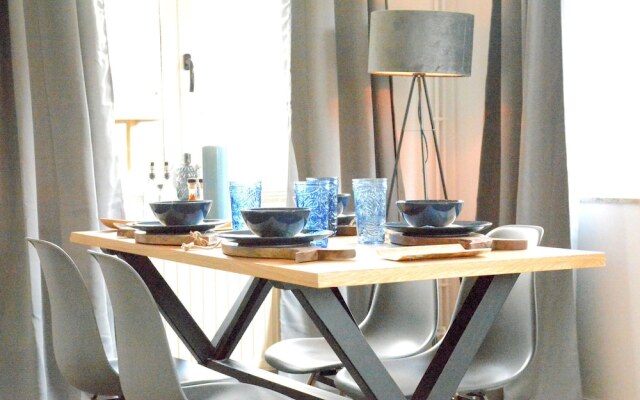 Modern Holiday Home in Waulsort with Terrace