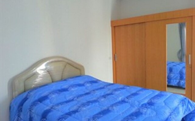 Suchart Leelawadee Home