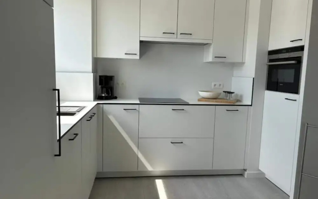 Stylish 3-bedroom Apartment With sea View