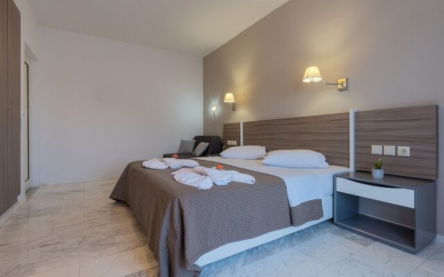 Apollo Hotel I