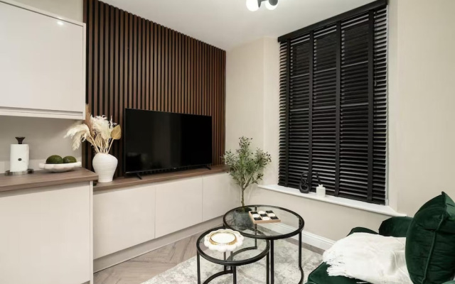 City Centre Apartment Sleeps 2 With Wifi