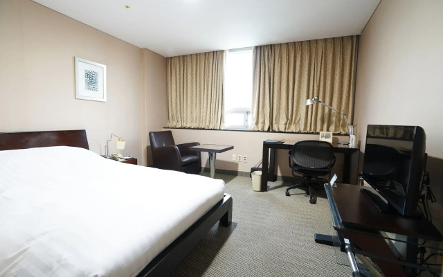 Gumi Century Hotel