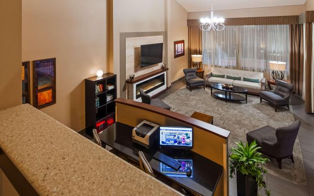 Best Western West Towne Suites