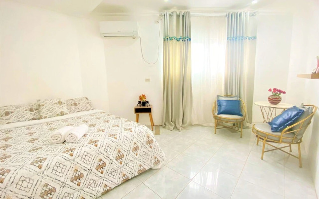 Marina Breeze Resort
