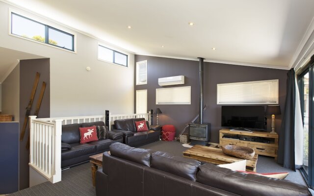 Acacia 2 - Luxurious Holiday Townhouse