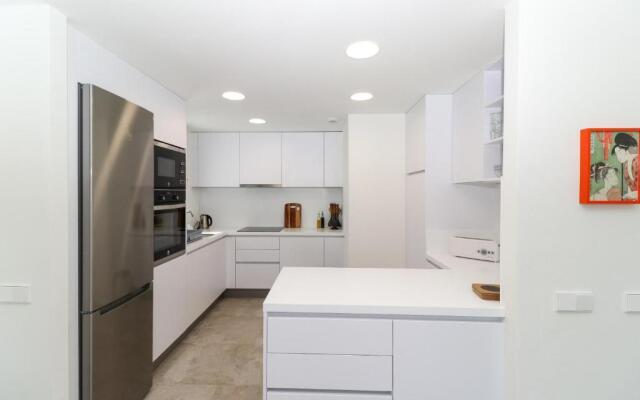 Newly Refurbished 2BED Apartment in Residence Infinity, Pool by Rafleys