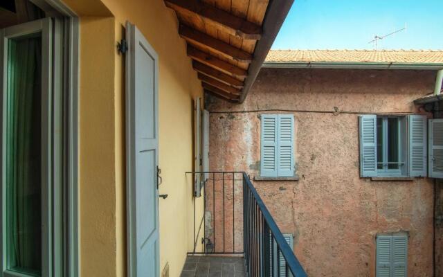 Lake Nest - by MyHomeInComo