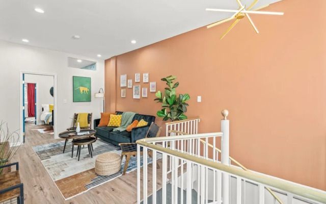 Stylish 1BR/2BA Near Liberty Bell