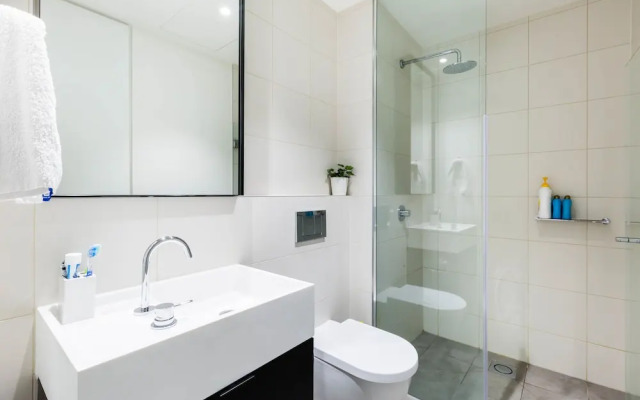 MAXINE, 1BDR Collingwood Apartment