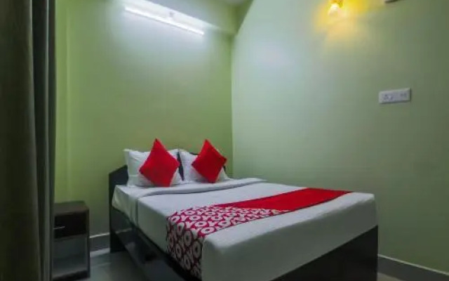OYO 18528 Field Residency Inn