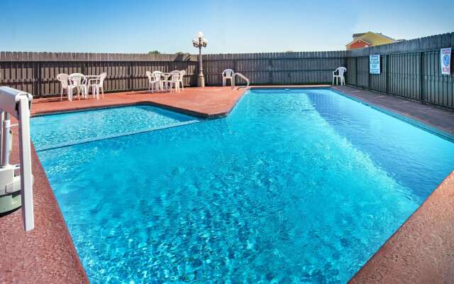 Days Inn by Wyndham Waco Near Downtown/University