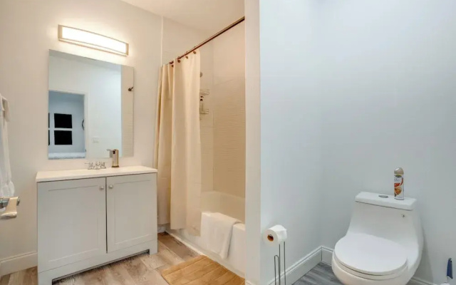 13 Mi to Beaches: Pet-friendly Condo in Palmetto!