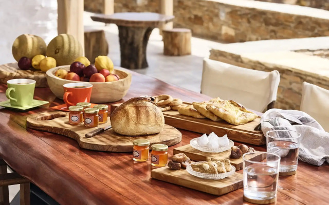 Kozadinos Art Suites