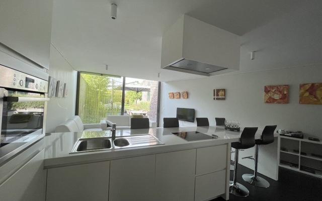 Modern Holiday Home Near Bruges and the North Sea
