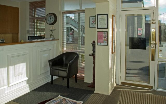 Admiralty Inn
