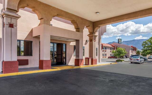Quality Inn & Suites Albuquerque North near Balloon Fiesta Park