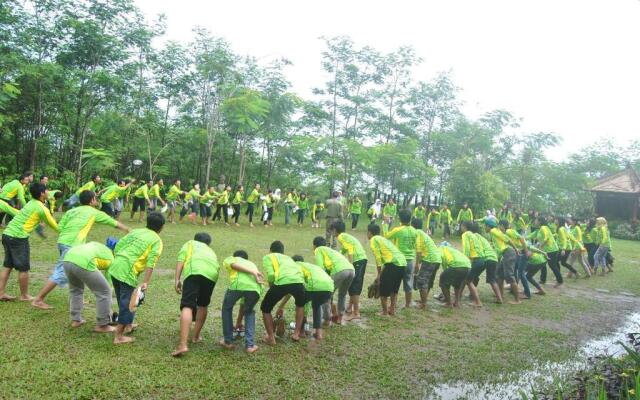 Royal Caravan Hotel Trawas
