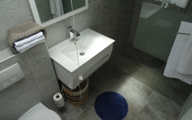 Holiday House Viktoria With Pool For 14 People