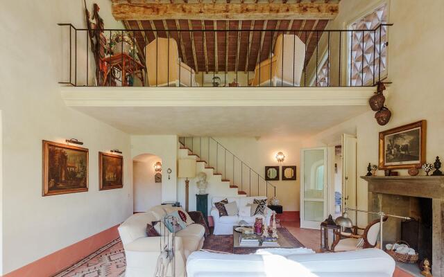 Villa Label in Camaiore