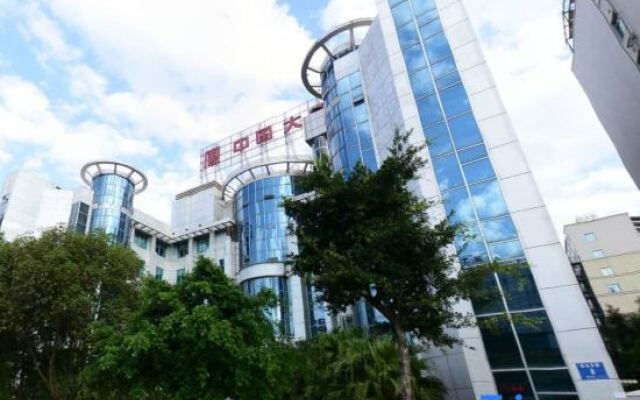 Wo Yu San Sheng Hotel